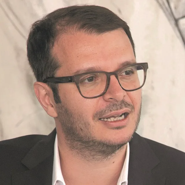 Portrait Cristian Busoi