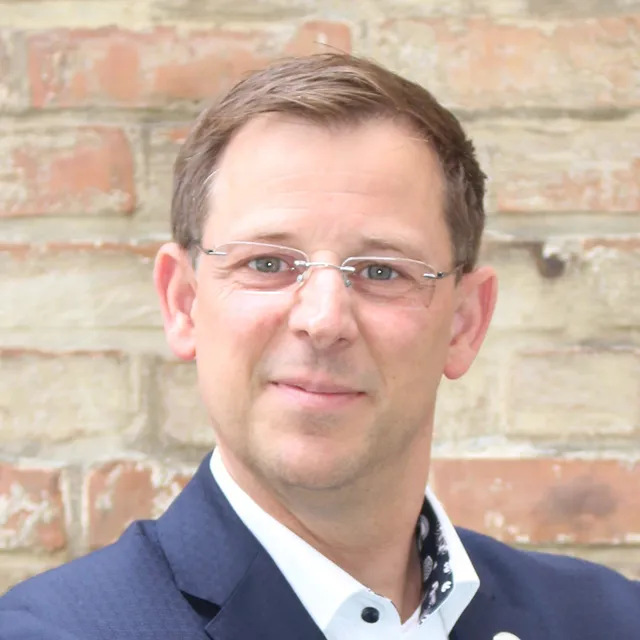 Portrait Oliver Helfrich